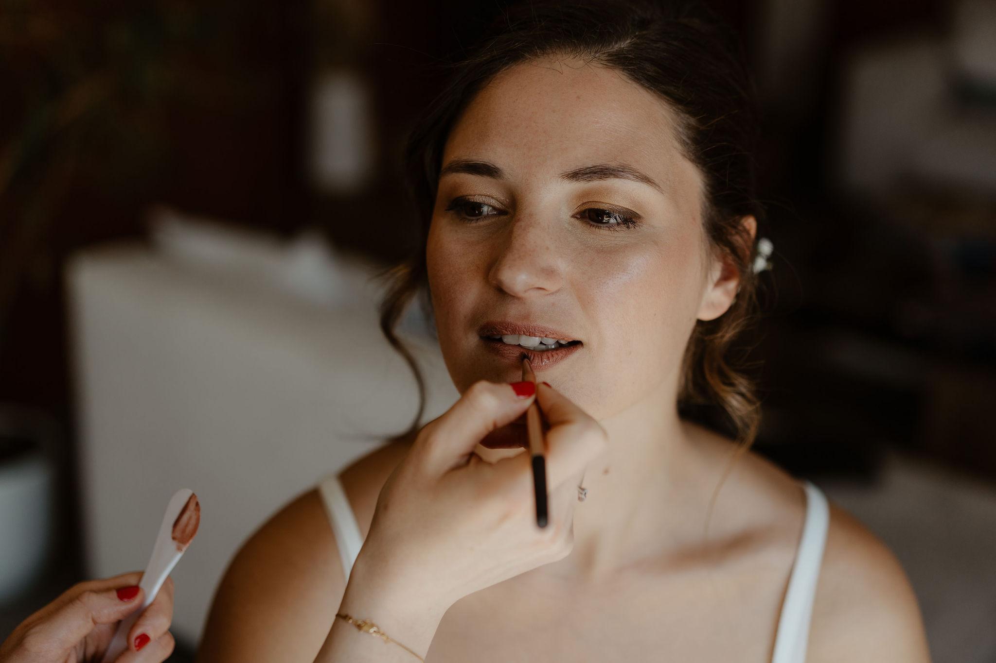 Maquillage mariée lumineux en gros plan